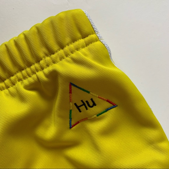 ADIDAS × Pharrell Williams Human Race Yellow Shorts - Size Medium FR9074 - Picture 7 of 11